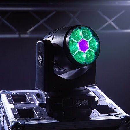 Pack lyres Wash LED Mac Mah : 2 MAC WASH 740Z avec zoom motorisé et flight case. RGBW puissants, idéal pour DJ, scènes et prestations pro.