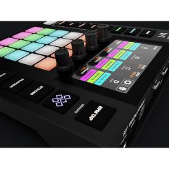 Contrôleur DMX autonome Wolfmix W1 MK2 : 4 univers, écran tactile, 20 pads et effets puissants. Créez vos shows lumière en live sans PC.