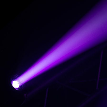 La Mac Mah Mac Spot 100 est une lyre Spot LED professionnelle 100 W avec effets variés, idéale pour prestataires, DJ et installations scéniques.