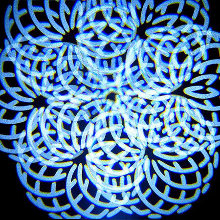 La Mac Mah Mac Spot 100 est une lyre Spot LED professionnelle 100 W avec effets variés, idéale pour prestataires, DJ et installations scéniques.