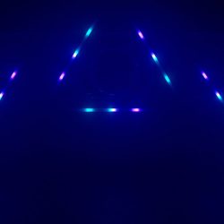Illuminez vos événements avec l’Evolite Magic Tube : 8 tubes LED RGBW IP65 sur batterie, jusqu’à 20h d’autonomie, contrôle DMX et smartphone.