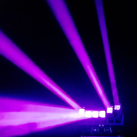 Mac Mah Wave 660 Pix, jeu de lumière LED 6×60W RGBW, zoom motorisé, pixels contrôlables et PAN infini, idéal pour soirées, clubs et DJ sets.