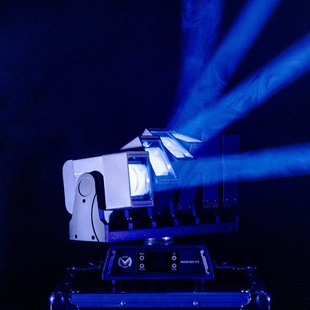 Mac Mah Wave 660 Pix, jeu de lumière LED 6×60W RGBW, zoom motorisé, pixels contrôlables et PAN infini, idéal pour soirées, clubs et DJ sets.