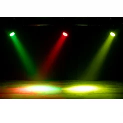 ADJ Encore LP18 IP, projecteur LED extérieur puissant, 18 LEDs RGBL 20 W, 7300 lumens, IP65, idéal pour concerts, captations TV et événements live.