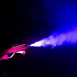 Découvrez la machine à fumée Mac Mah Fog Blaster 1500 RGB : effets lumineux RGB, 1500W de puissance et projection jusqu’à 10 m.
