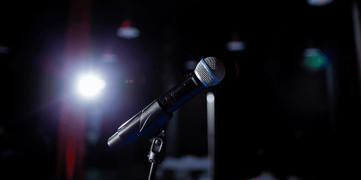 🎙️ Découvrez quel micro choisir — sans fil ou filaire — pour vos prestations live. Avantages, inconvénients et conseils de pros du son.