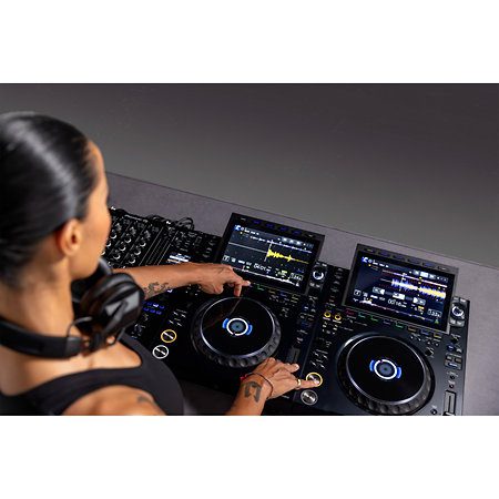 Le CDJ-3000X Pioneer DJ repousse les limites du mix avec Wi-Fi intégré, CloudDirectPlay, écran tactile 10,1″ et DAC ESS 96 kHz/24 bits.