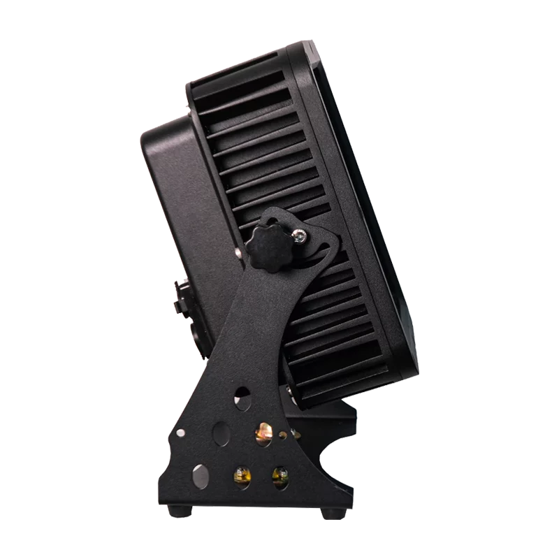 ARCHI COB 240W IP65 blanc chaud et ambre. Projecteur LED architectural extérieur, DMX512 et RDM, résistant pluie et températures extrêmes.