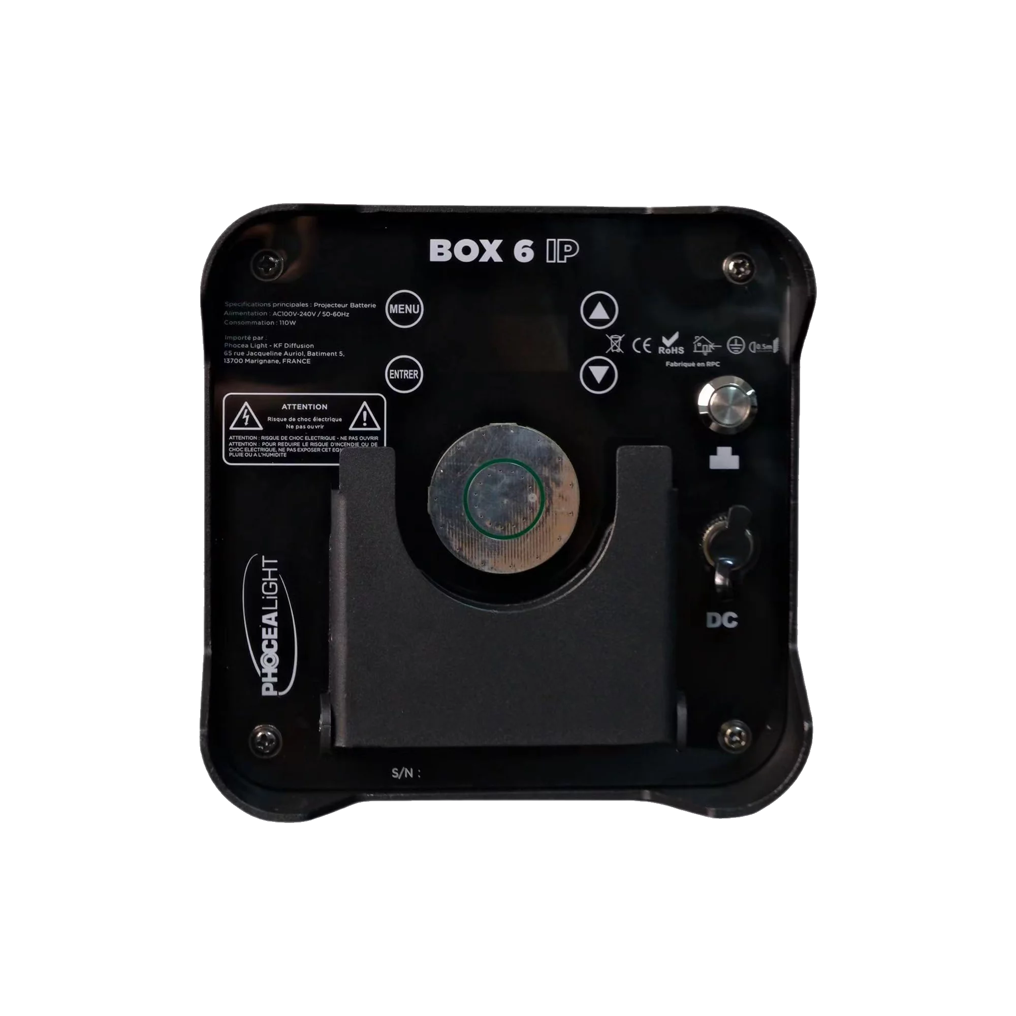 Box 6 IP Batterie 6en1 RGBWA+UV avec recharge par induction, autonomie jusqu’à 36h et contrôle DMX HF ou Wi-Fi. Idéal intérieur et extérieur.