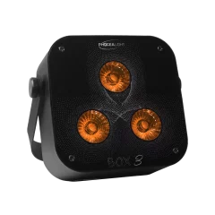 Box 3 est un projecteur LED batterie 45W RGBWA+UV, d'une autonomie de 15h, DMX HF sans fil. Idéal pour DJ, mariages et événements.