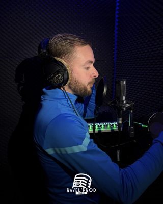 Besoin d’un studio d’enregistrement dans le Gard ? Ravel’Prod vous accompagne pour l’enregistrement, le mixage et le mastering de vos projets musicaux.