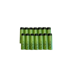 Pack de 14 batteries pour Sparkular Blaster Showven. Assurez un spectacle pyrotechnique sûr et performant avec vos pistolets à étincelles froides.