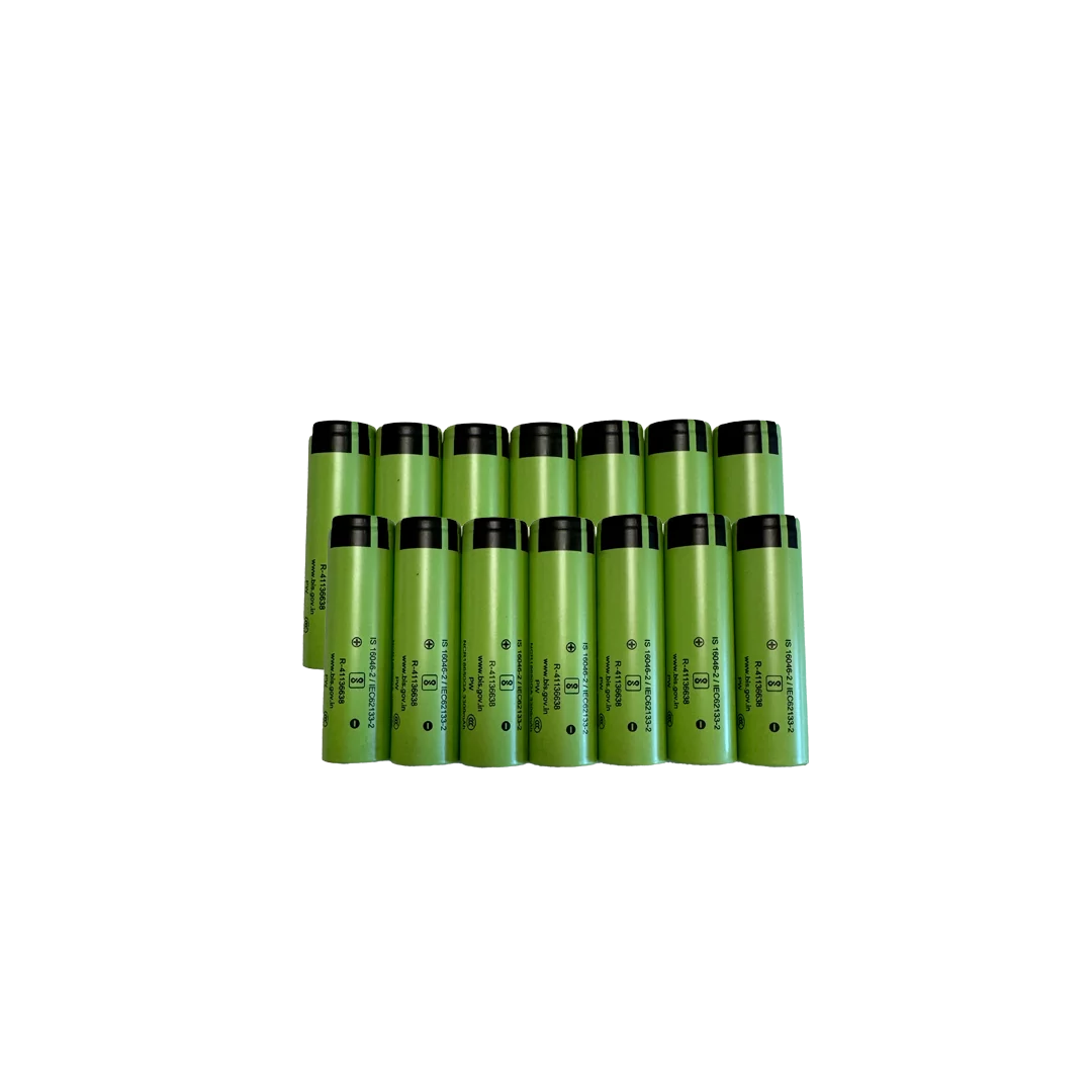 Pack de 14 batteries pour Sparkular Blaster Showven. Assurez un spectacle pyrotechnique sûr et performant avec vos pistolets à étincelles froides.