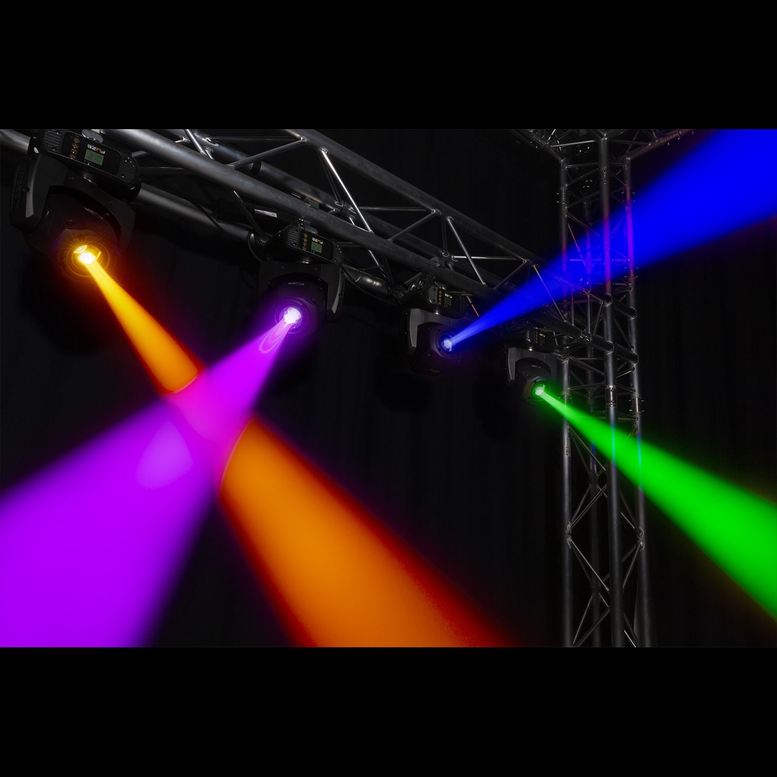 Lyre Spot LED 75W Fuze75S avec gobos rotatifs, prisme 3 facettes et DMX. Idéale pour DJ, clubs, bars et installations lumière.