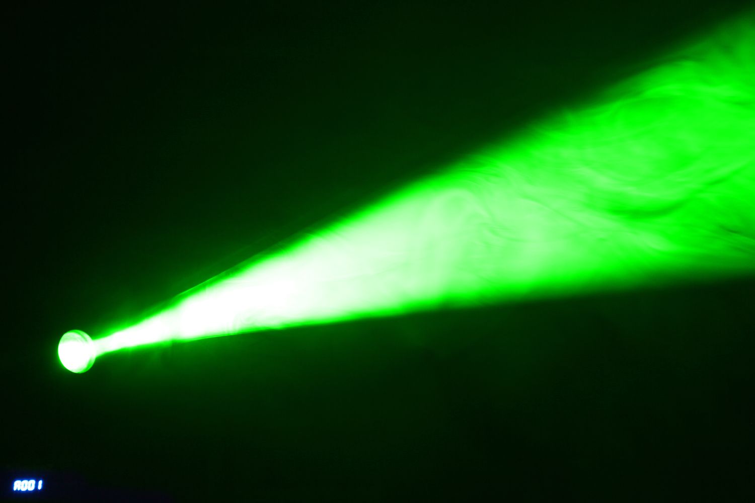 Lyre Spot LED 45W Panther 40 avec gobos, roue de couleurs et DMX. Projecteur compact idéal pour DJ, bars et petites scènes.